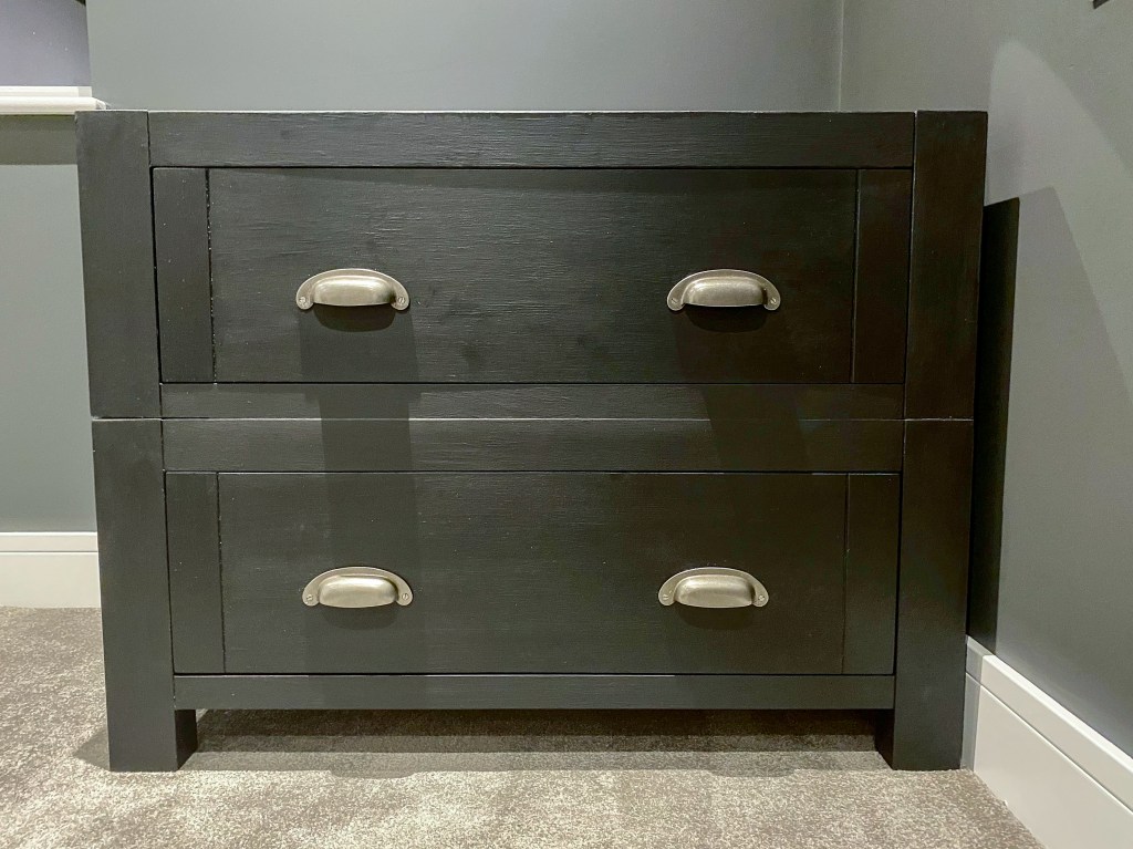 DIY Chalk Paint Furniture Revival: Oak Drawers to New&nbsp;Life